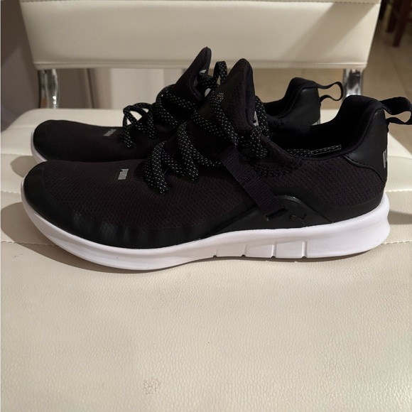 Black Puma‎ Sneakers. Size 6.5 - Picture 1 of 9